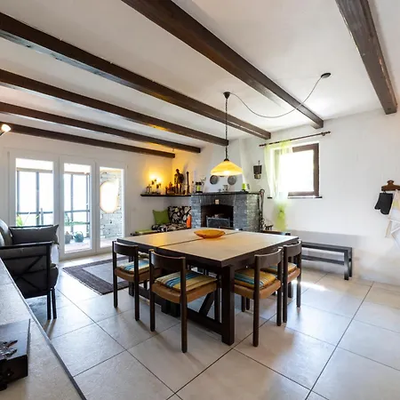 Casa-castagna Pianterreno *